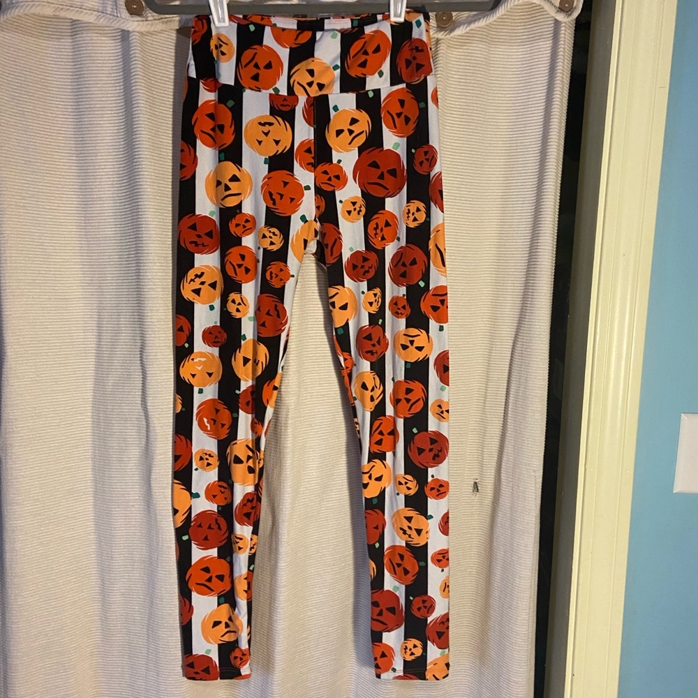 Lularoe Striped Pumpkin Heads Leggings